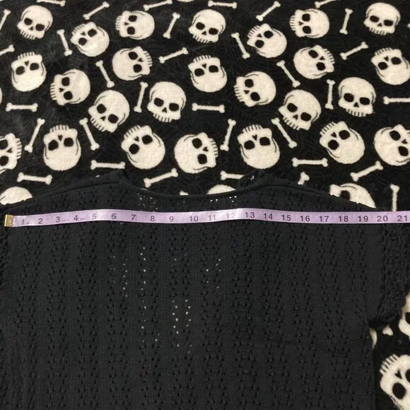 RICKI'S Vintage black short-sleeve scalloped shawl collar v-neck cardigan MEDIUM - Picture 12 of 15